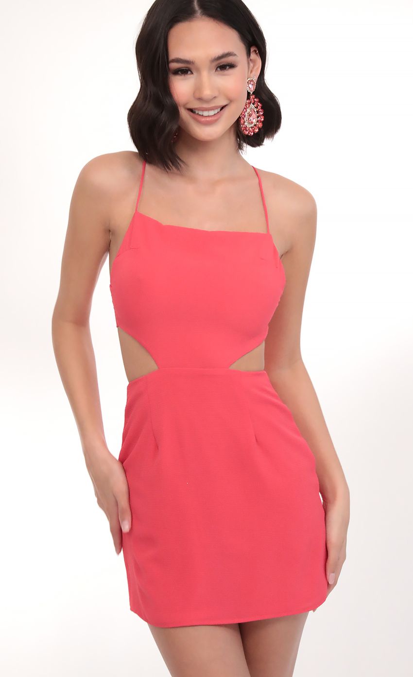 Picture Lana Cutout Dress in Coral. Source: https://media-img.lucyinthesky.com/data/Mar20_2/850xAUTO/781A1510.JPG