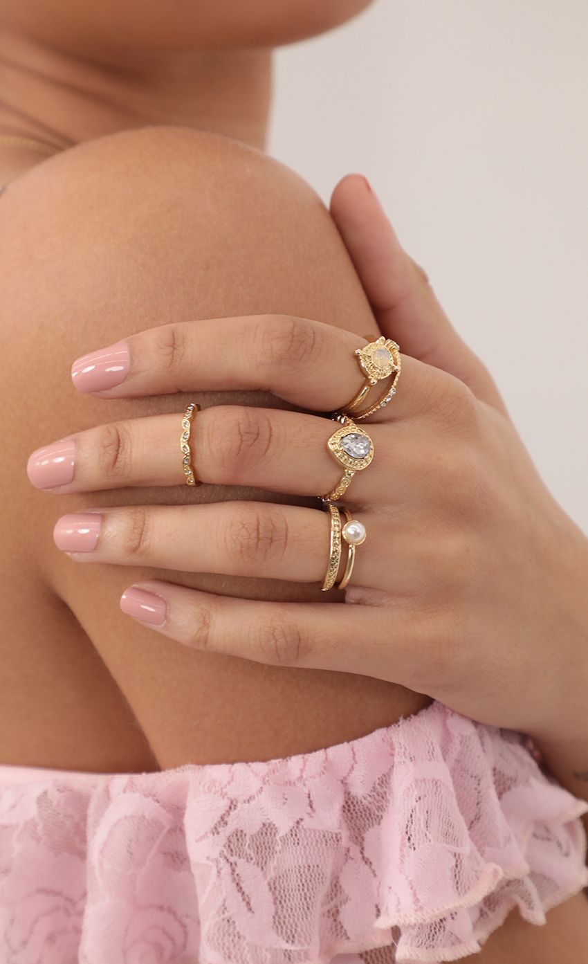 Picture Gold Stacking Ring Set. Source: https://media-img.lucyinthesky.com/data/Mar21_1/850xAUTO/AT2A1135_COPY.JPG