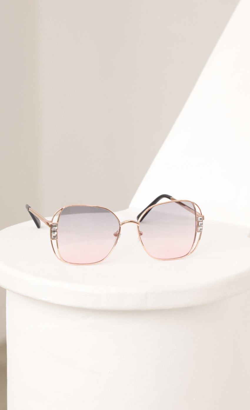 Picture Chloe Retro-Inspired Sunglasses in Pink Ombre. Source: https://media-img.lucyinthesky.com/data/Mar21_1/850xAUTO/AT2A6278_COPY.JPG