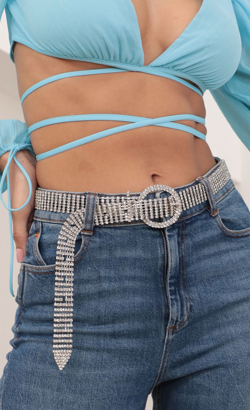 Picture Rhinestone Silver Belt. Source: https://media-img.lucyinthesky.com/data/Mar21_1/850xAUTO/AT2A9669_COPY.JPG