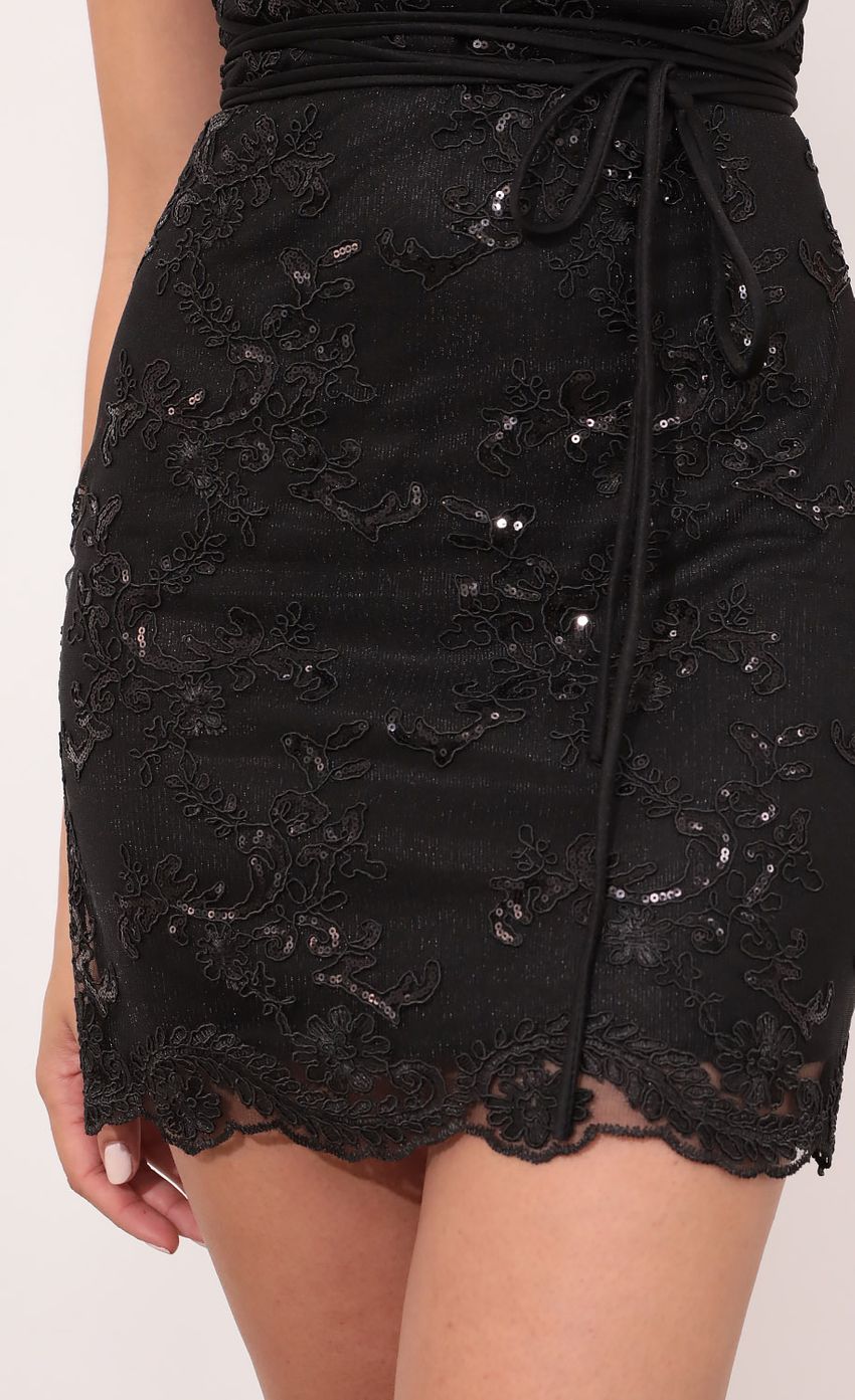 Picture Scallop Sequin Lace Bodycon Dress in Black. Source: https://media-img.lucyinthesky.com/data/Mar21_2/850xAUTO/1V9A2288.JPG