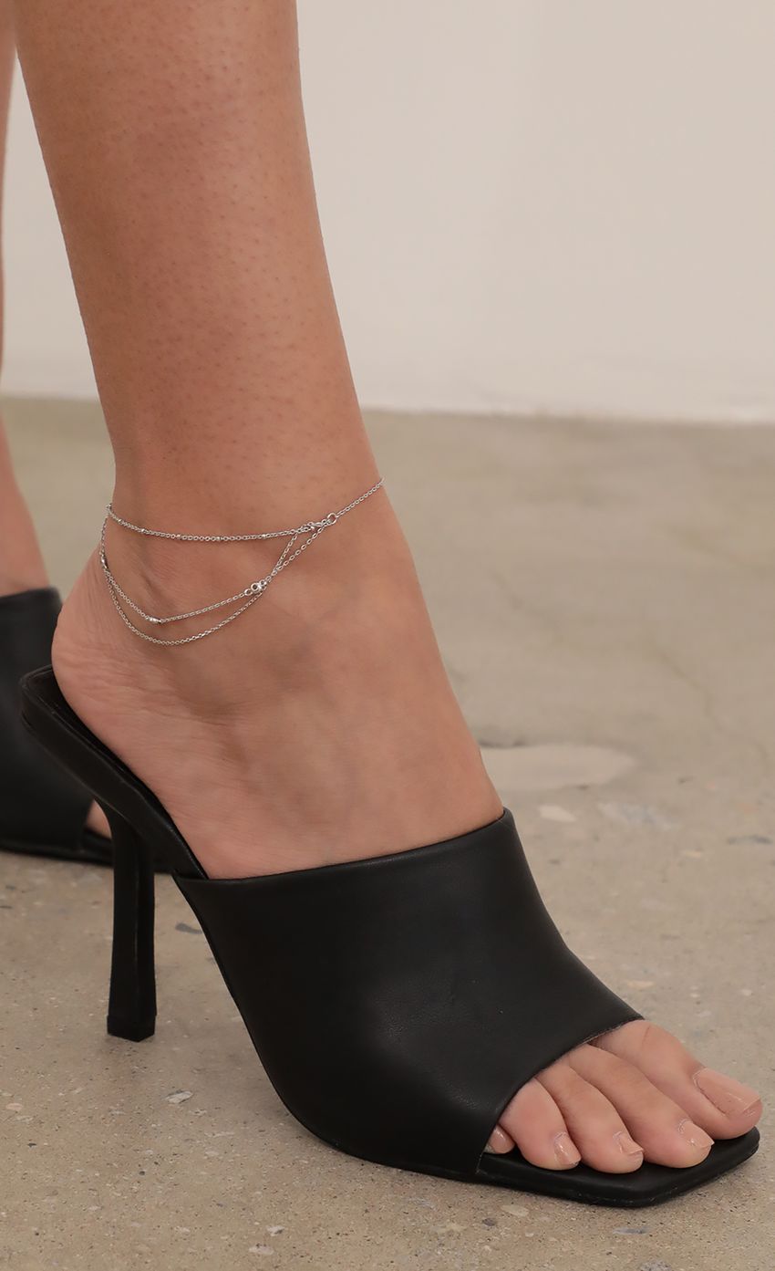 Picture Triple Chain Silver Anklet. Source: https://media-img.lucyinthesky.com/data/Mar21_2/850xAUTO/AT2A0553.JPG