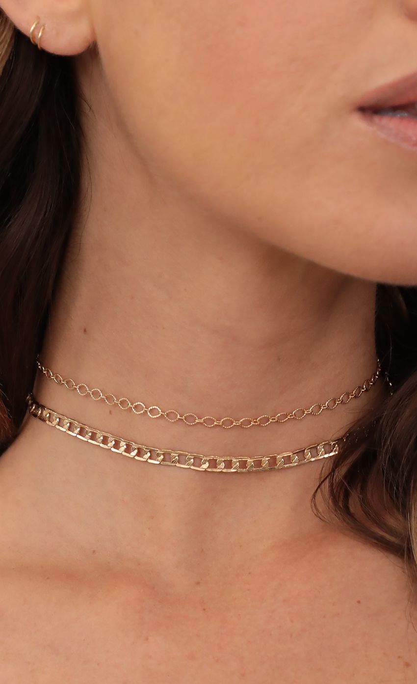 Picture Two Layer Dainty Choker Set. Source: https://media-img.lucyinthesky.com/data/Mar21_2/850xAUTO/AT2A3861.JPG