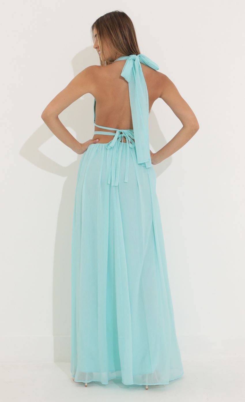 Picture Cutout Maxi in Turquoise. Source: https://media-img.lucyinthesky.com/data/Mar22_1/850xAUTO/1V9A3088.JPG