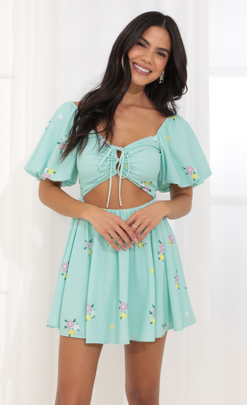 Picture Tummy Cutout Dress in Green. Source: https://media-img.lucyinthesky.com/data/Mar22_2/850xAUTO/1V9A2333.JPG