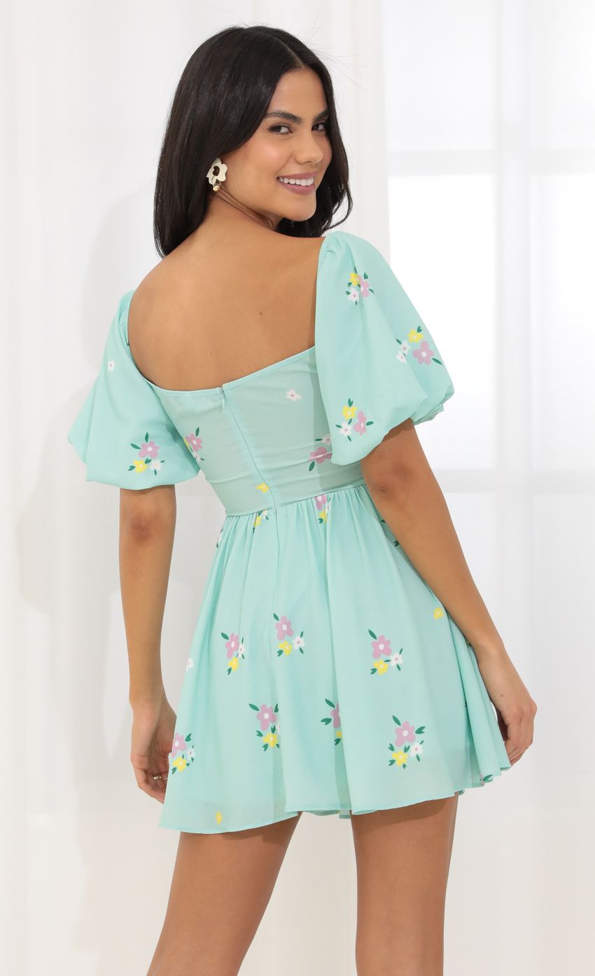 Picture Tummy Cutout Dress in Green. Source: https://media-img.lucyinthesky.com/data/Mar22_2/850xAUTO/1V9A2466.JPG