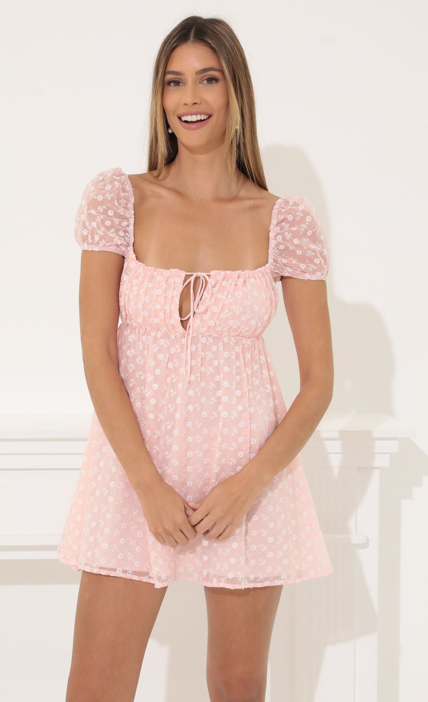 Picture Baby Doll Dress in Floral Peach. Source: https://media-img.lucyinthesky.com/data/Mar22_2/850xAUTO/1V9A4585.JPG