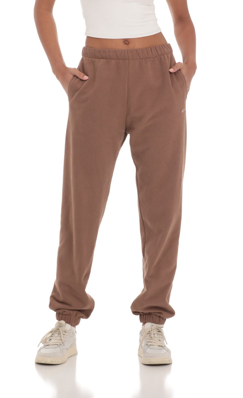 Picture Heart Cinched Sweatpants in Brown. Source: https://media-img.lucyinthesky.com/data/Mar24/850xAUTO/12181a30-7ff7-48d5-a37d-5ca2b10ee36d.jpg