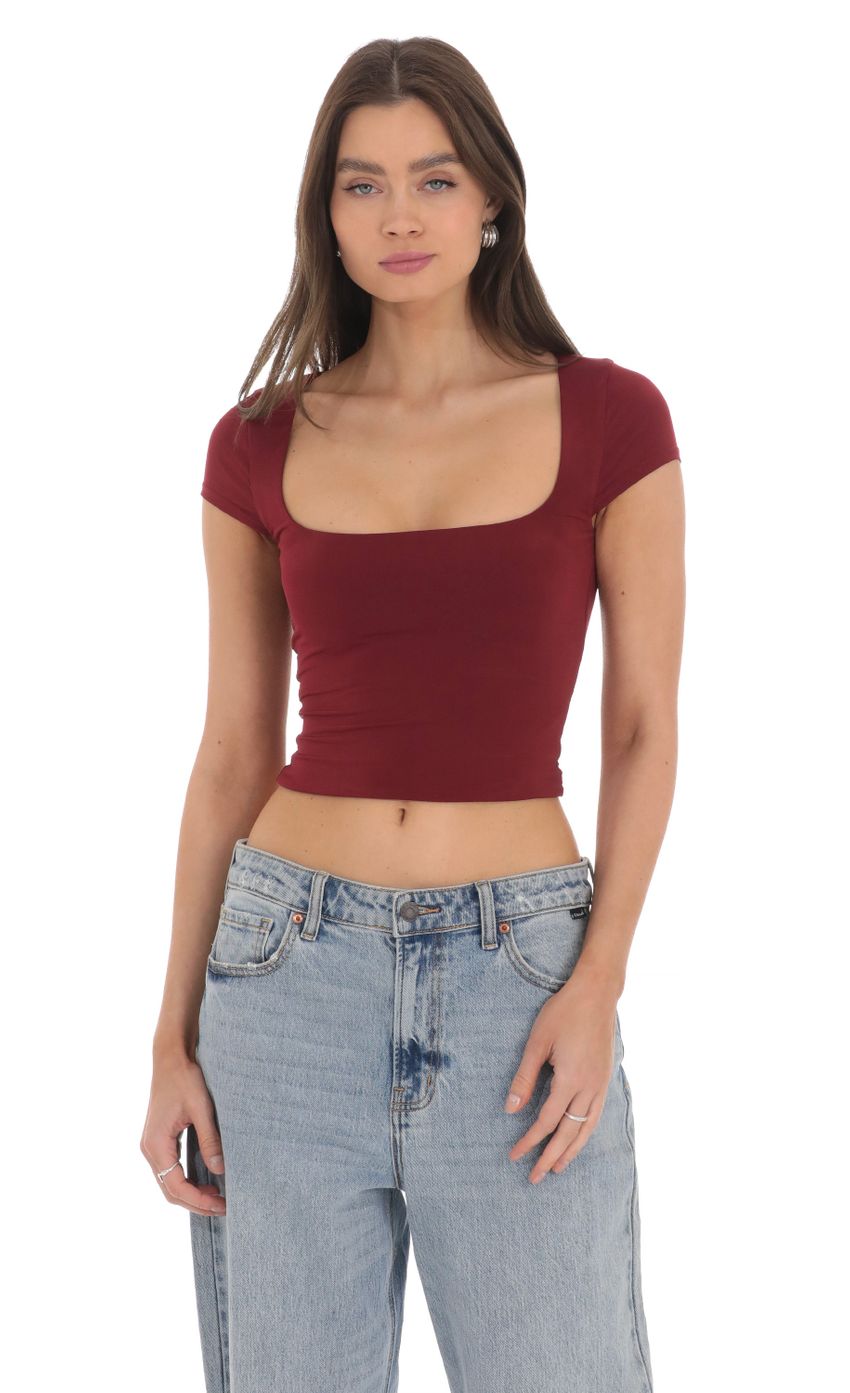 Picture Short Sleeve Crop Top in Maroon. Source: https://media-img.lucyinthesky.com/data/Mar24/850xAUTO/1e48ea8d-b1a1-4f2a-8526-712ca205372b.jpg
