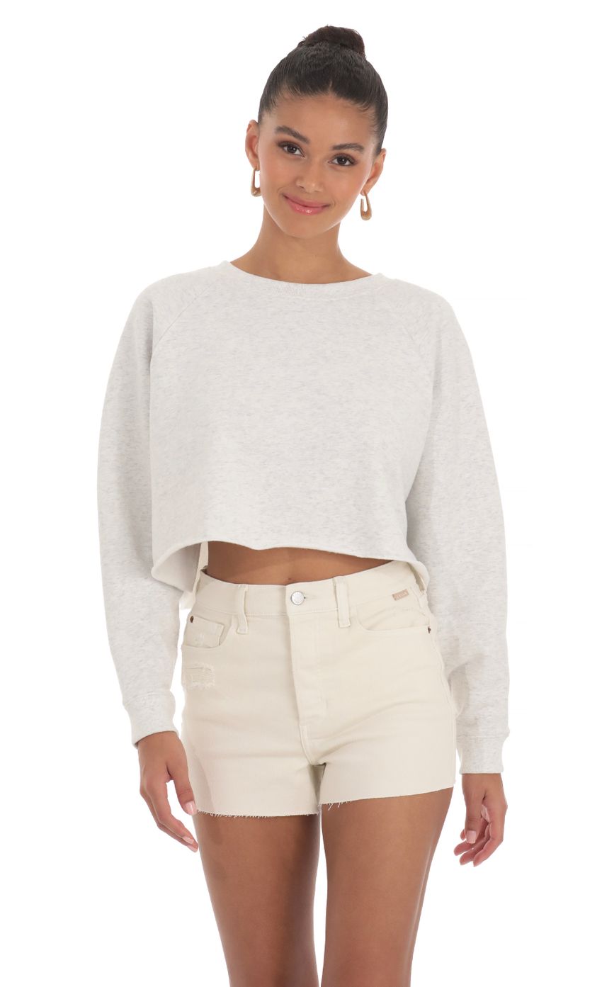 Picture Fleece Cropped Jumper in Heather Grey. Source: https://media-img.lucyinthesky.com/data/Mar24/850xAUTO/3fcd3472-3675-4ce4-86c1-8c6afd9f252e.jpg