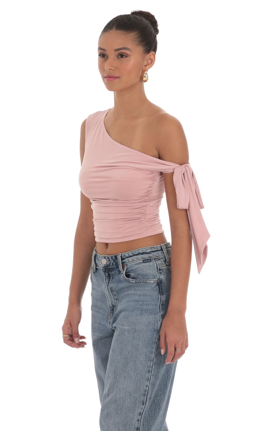 Picture Off Should Tie Sleeve in Mauve Pink. Source: https://media-img.lucyinthesky.com/data/Mar24/850xAUTO/479f6ad7-7da2-40bb-900d-b08ea93a21a9.jpg