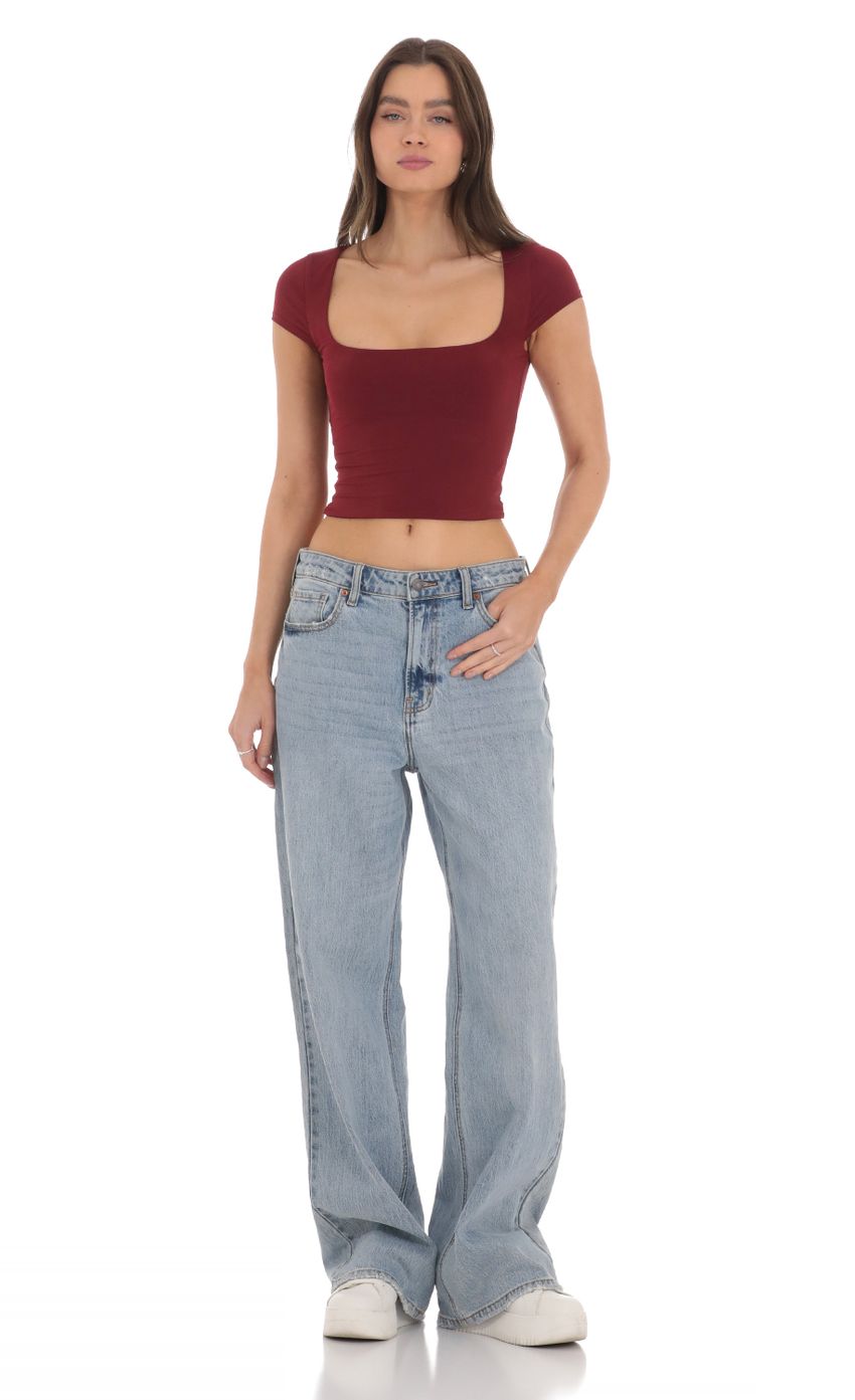 Picture Short Sleeve Crop Top in Maroon. Source: https://media-img.lucyinthesky.com/data/Mar24/850xAUTO/5619e106-fbf7-4b1c-bcc1-25bbe36e75db.jpg