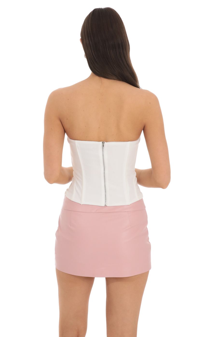 Picture Mesh Strapless Corset Top in White. Source: https://media-img.lucyinthesky.com/data/Mar24/850xAUTO/57cf5204-904d-40e6-b805-898bb3249a49.jpg