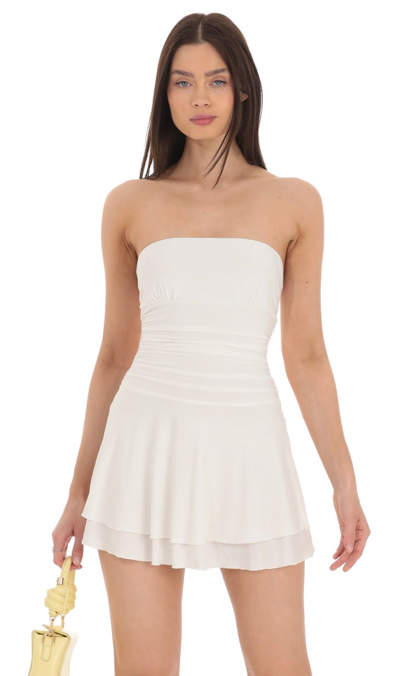 Picture Strapless Ruched A-line Dress in White. Source: https://media-img.lucyinthesky.com/data/Mar24/850xAUTO/ccd64300-8afd-4ac5-81fe-b672fee78c36.jpg