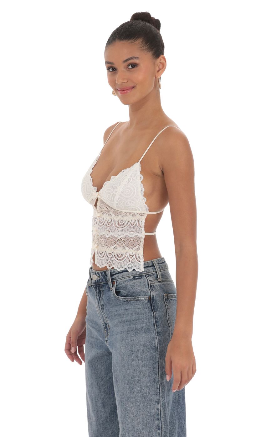 Picture Lace Two-Tone Top in Cream and White. Source: https://media-img.lucyinthesky.com/data/Mar24/850xAUTO/de2c26ca-6976-45bc-b5c0-1d8d8ff354e7.jpg