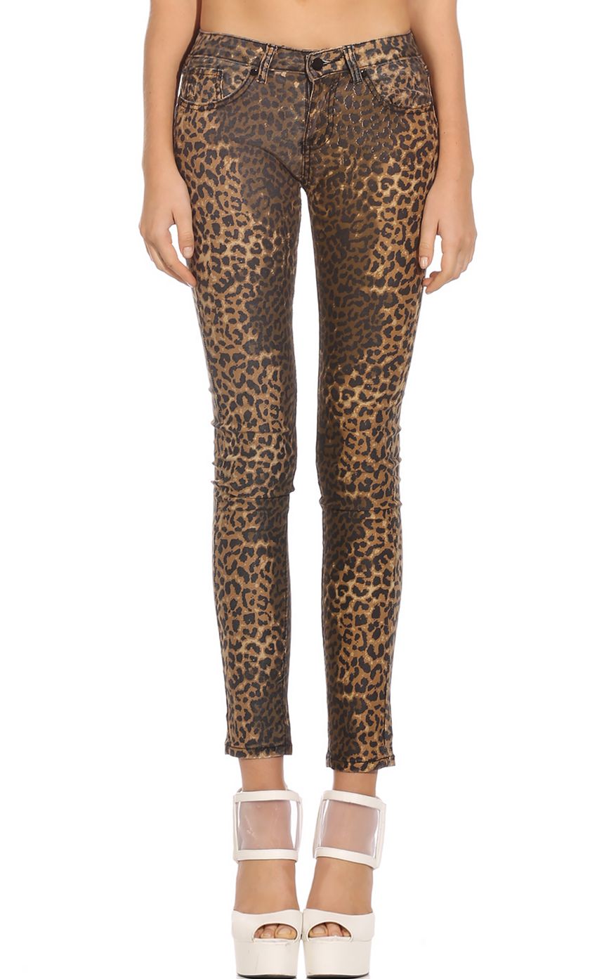 Picture URBAN JUNGLE JEAN. Source: https://media-img.lucyinthesky.com/data/May14_2/850xAUTO/0Y5A8432.JPG