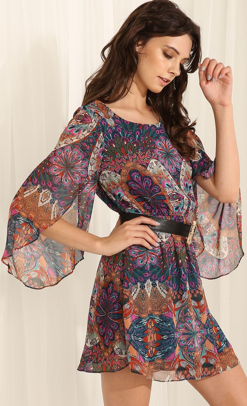 Picture Boho Chic Dress With Flared Sleeves. Source: https://media-img.lucyinthesky.com/data/May15_1/850xAUTO/0Y5A7615.JPG