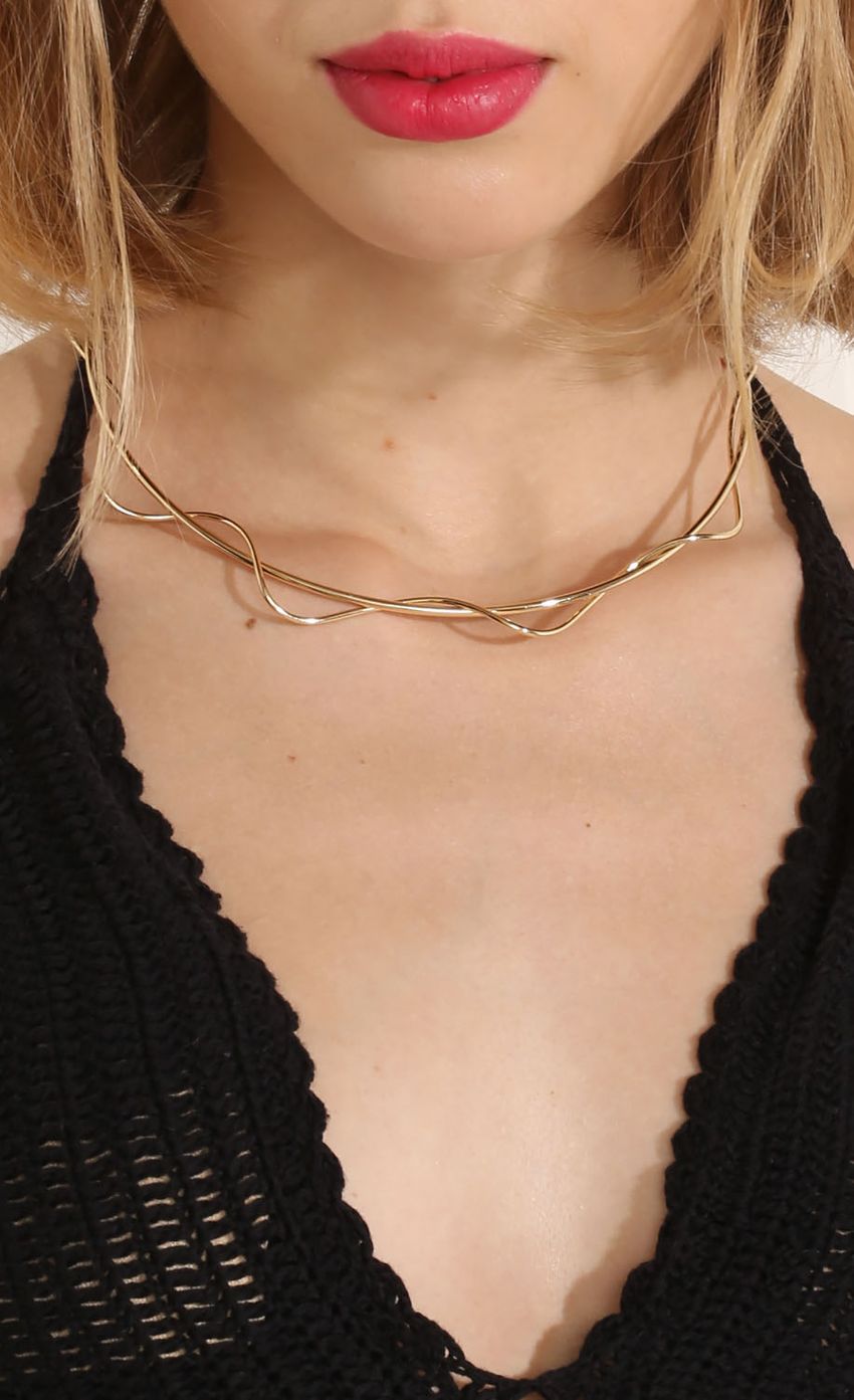 Picture Little Bit Twisted Gold Necklace. Source: https://media-img.lucyinthesky.com/data/May15_2/850xAUTO/0Y5A3059.JPG