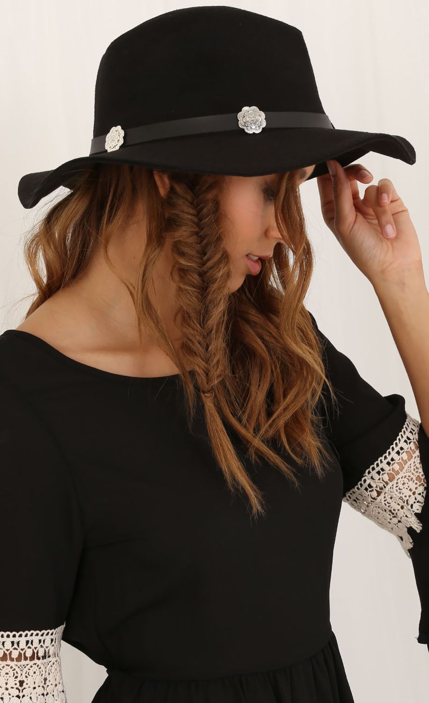 Picture Studded Flowers Floppy Brim Hat In Black. Source: https://media-img.lucyinthesky.com/data/May15_2/850xAUTO/0Y5A52551.JPG