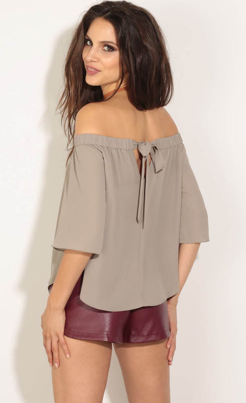 Picture Off The Shoulder Day Top In Taupe. Source: https://media-img.lucyinthesky.com/data/May16_1/850xAUTO/0Y5A4809.JPG