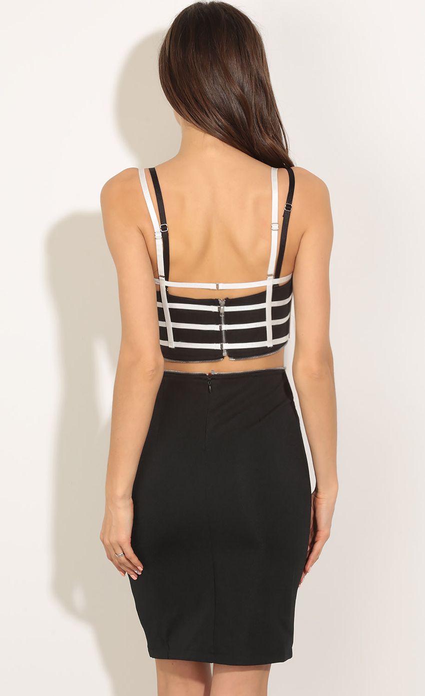 Picture Adjustable Dress Set In Black And White. Source: https://media-img.lucyinthesky.com/data/May16_2/850xAUTO/0Y5A1277.JPG