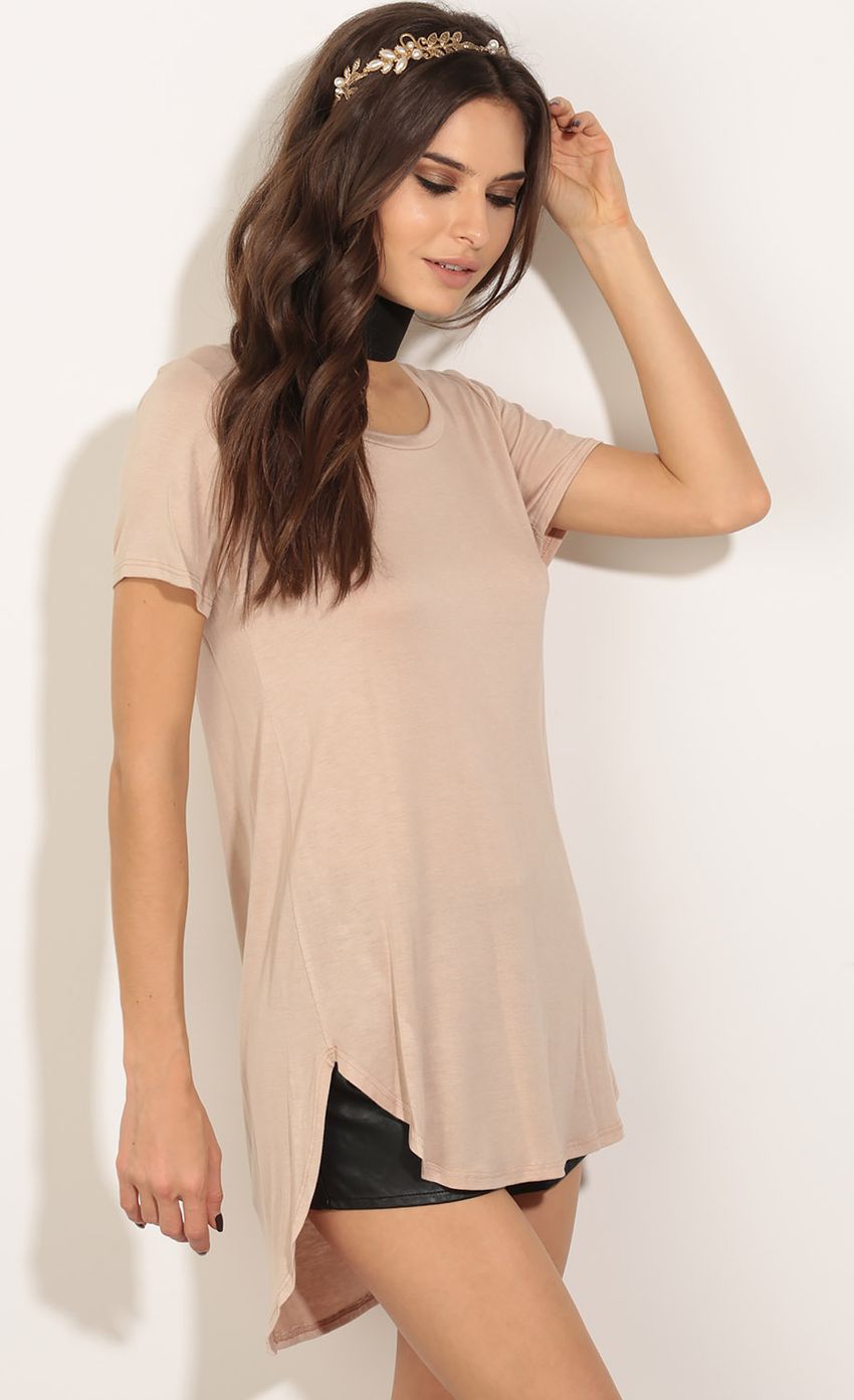 Picture Curved Hem Day Top In Beige. Source: https://media-img.lucyinthesky.com/data/May16_2/850xAUTO/0Y5A6276.JPG