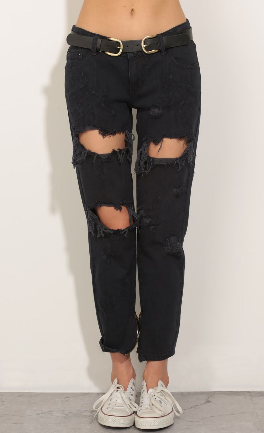 Picture Destroyed Boyfriend Jeans In Black. Source: https://media-img.lucyinthesky.com/data/May16_2/850xAUTO/0Y5A68191.JPG