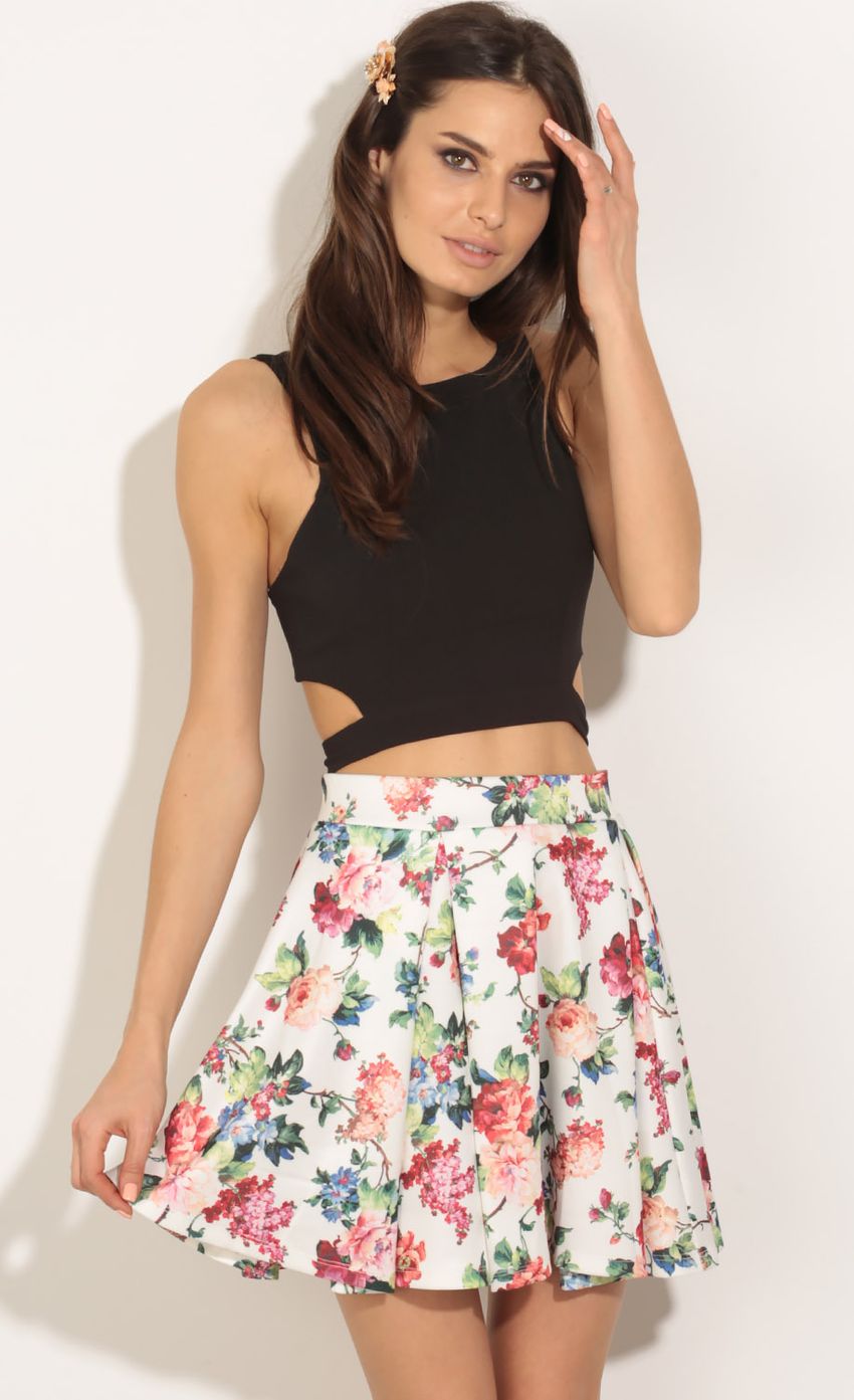 Picture Floral Skater Skirt In White And Green. Source: https://media-img.lucyinthesky.com/data/May16_2/850xAUTO/0Y5A9768.JPG