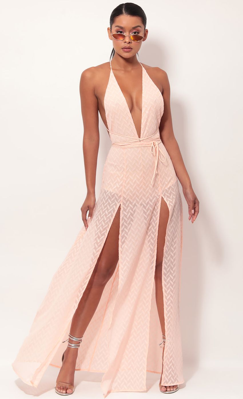 Picture Caribbean Plunge Maxi in Light Coral. Source: https://media-img.lucyinthesky.com/data/May19_2/850xAUTO/781A0427.JPG