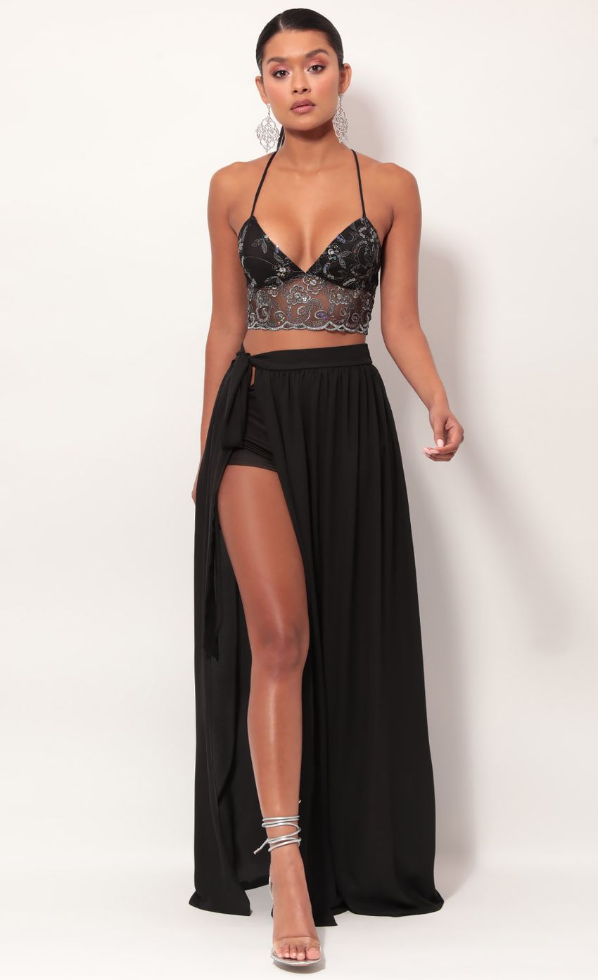 Picture Tahiti Silver Lace Chiffon Maxi Set in Black. Source: https://media-img.lucyinthesky.com/data/May19_2/850xAUTO/781A0512.JPG