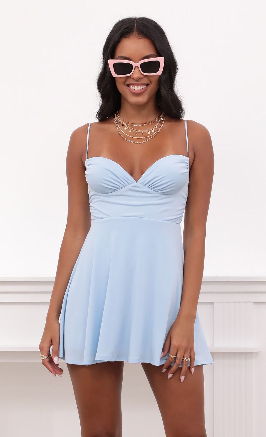 Picture Sweetheart Dress in Light Blue. Source: https://media-img.lucyinthesky.com/data/May21_1/850xAUTO/1V9A3180.JPG