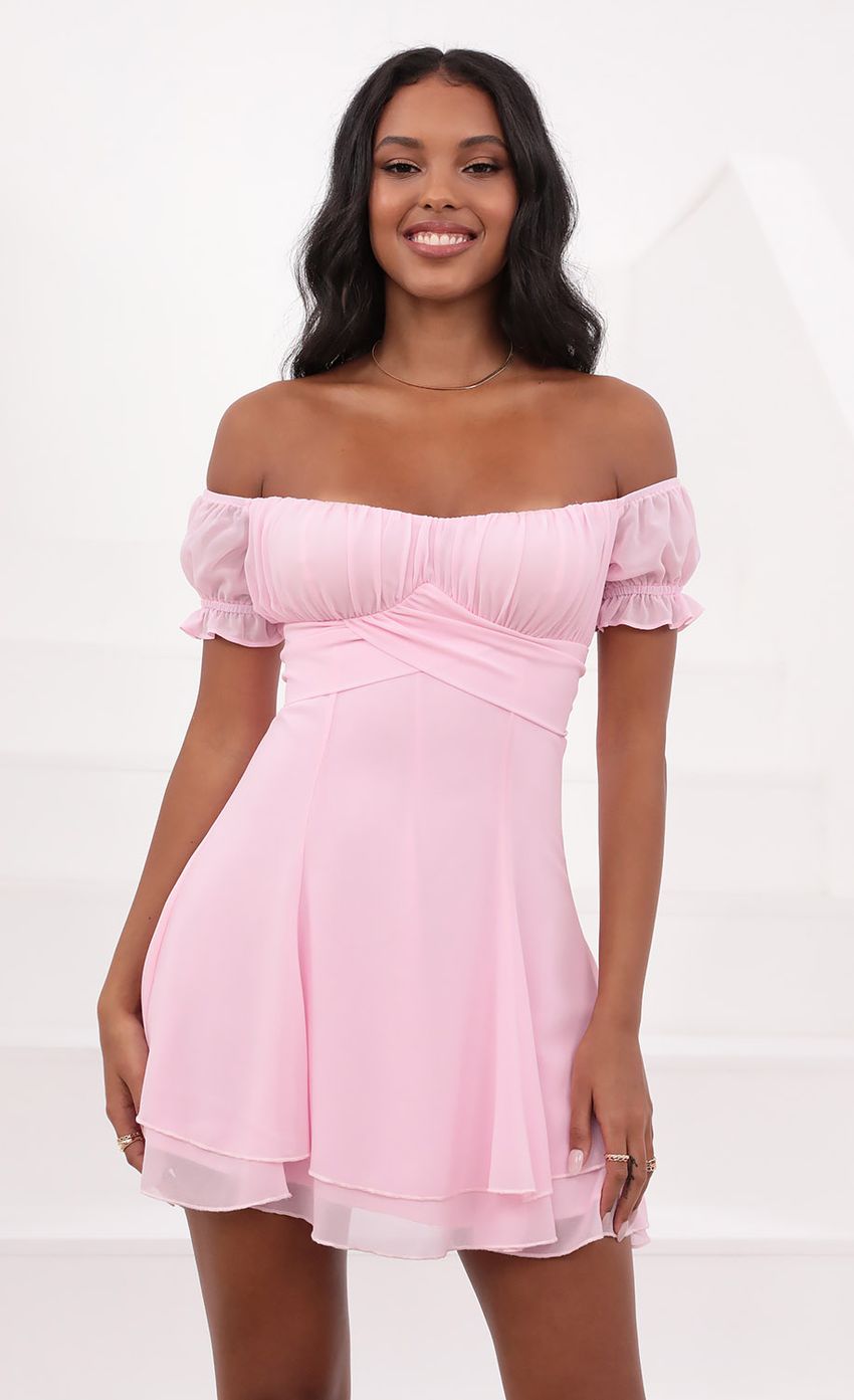 Picture Dress in Chiffon Pink. Source: https://media-img.lucyinthesky.com/data/May21_1/850xAUTO/1V9A4058.JPG