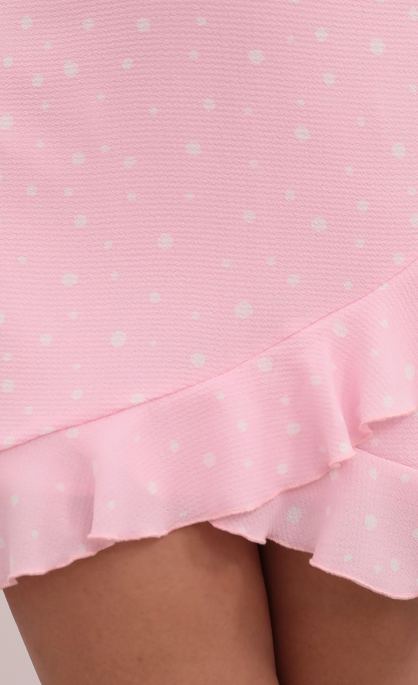 Picture Sweetheart Dress in Pink Polkadot. Source: https://media-img.lucyinthesky.com/data/May21_1/850xAUTO/1V9A6031.JPG