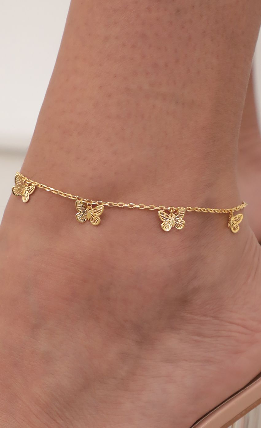 Picture Dainty Butterfly Anklet. Source: https://media-img.lucyinthesky.com/data/May21_1/850xAUTO/AT2A3063.JPG