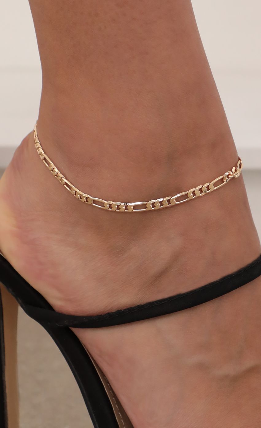Picture Figaro Chain Anklet. Source: https://media-img.lucyinthesky.com/data/May21_1/850xAUTO/AT2A3744.JPG