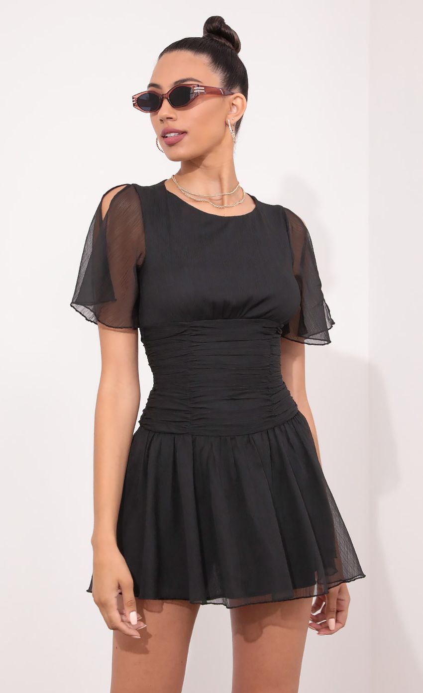 Picture Ruched Waist Dress in Black. Source: https://media-img.lucyinthesky.com/data/May21_2/850xAUTO/1V9A2130.JPG
