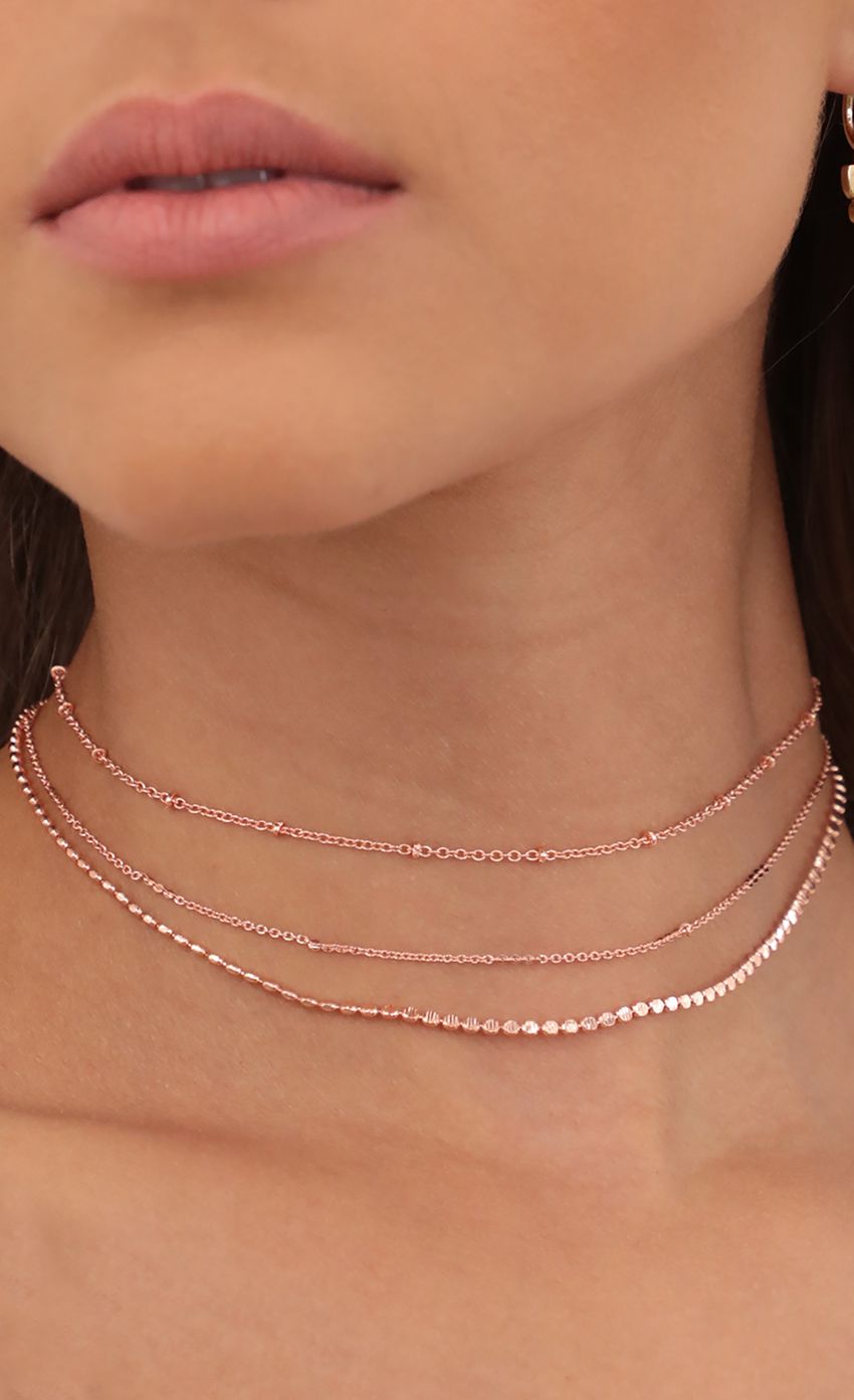 Picture Rose Gold Choker Set. Source: https://media-img.lucyinthesky.com/data/May21_2/850xAUTO/AT2A9124.JPG