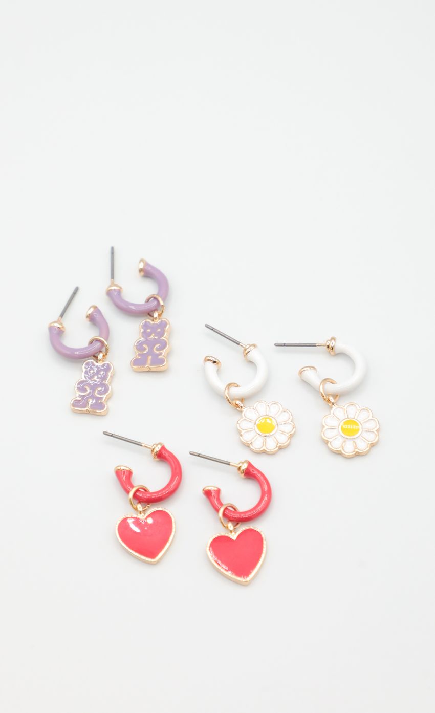 Picture Cuddle Me More Earring Set in Red Multi. Source: https://media-img.lucyinthesky.com/data/May22_1/850xAUTO/1J7A0015.JPG