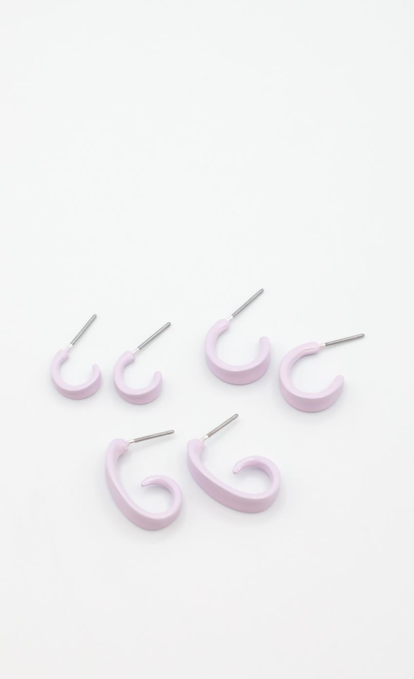 Picture Talk Of The Town Earring Set in Purple. Source: https://media-img.lucyinthesky.com/data/May22_2/850xAUTO/1J7A0004.JPG