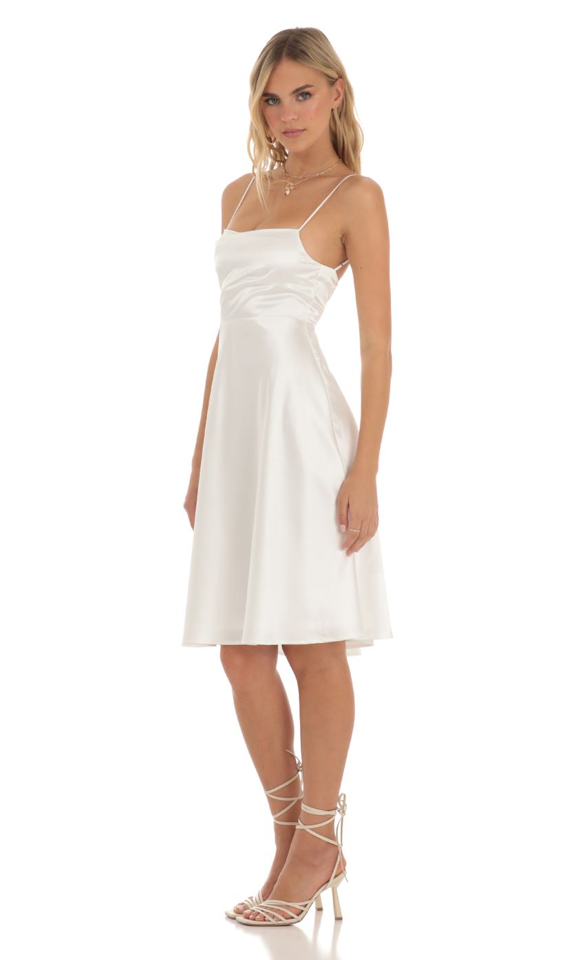 Picture Midi Dress in White. Source: https://media-img.lucyinthesky.com/data/May23/850xAUTO/d1084a8c-9da5-4eab-9669-6a0c03d67fc8.jpg