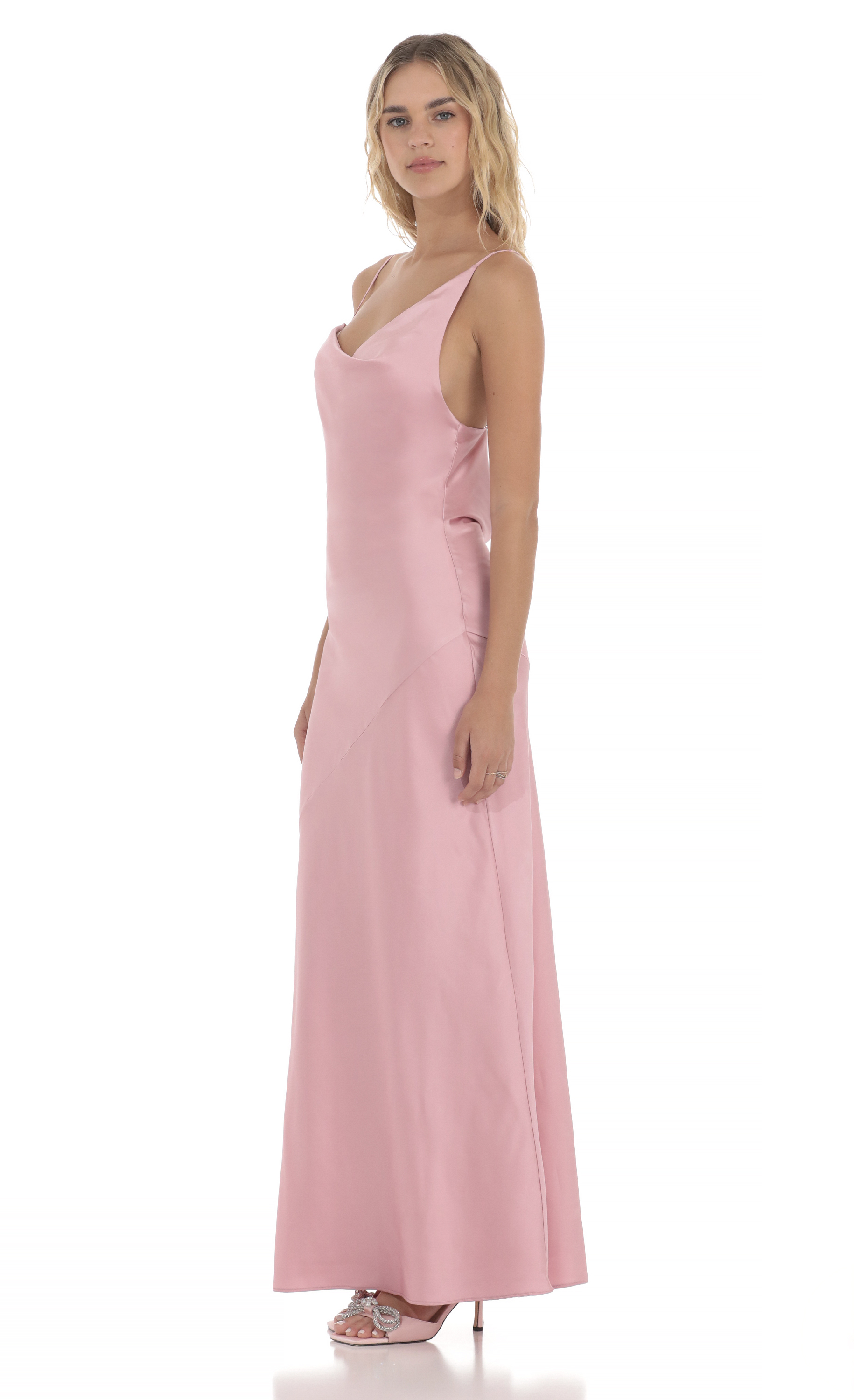 70's maxi dress pink cowl neck witchcore 70's maxi dress pink cowl neck witchcore 1970s Pink Satin and Lace Halter Maxi Dress Breath Of the Earth-parroquiadesanalbertomagno.com