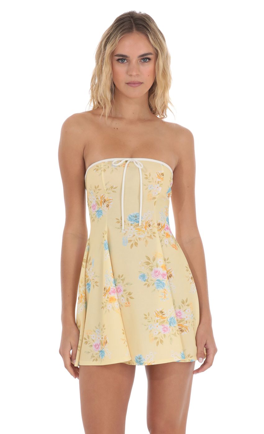 Picture White Trim Floral Fit and Flare Dress in Yellow. Source: https://media-img.lucyinthesky.com/data/May24/850xAUTO/027d2169-75a6-411b-9e09-1ad6861eefb3.jpg
