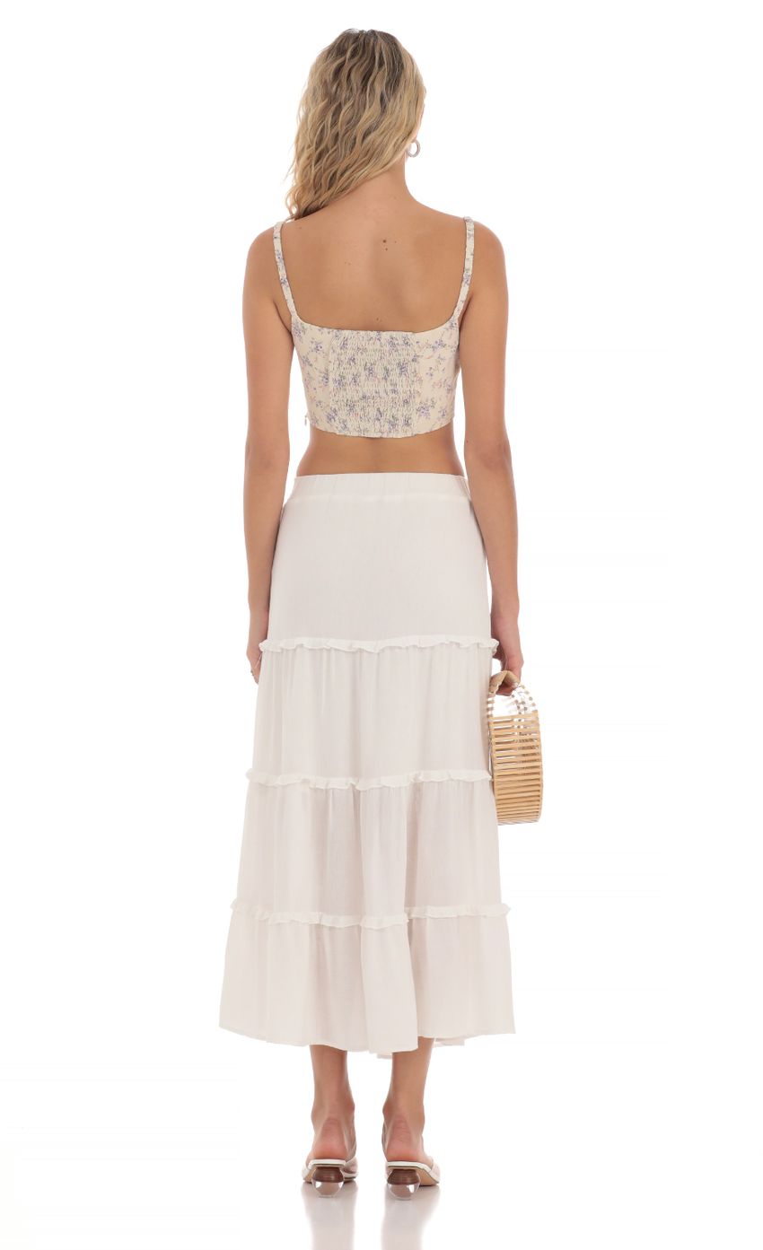 Picture Flowy Maxi Skirt in White. Source: https://media-img.lucyinthesky.com/data/May24/850xAUTO/11047475-8ccc-48b2-a370-d0fbaf05c429.jpg