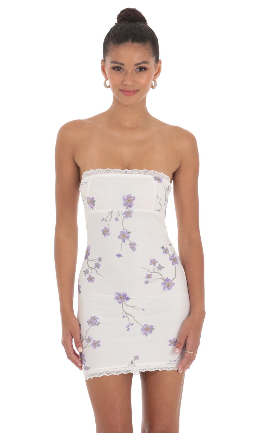 Picture Floral Lace Strapless Bodycon Dress in White. Source: https://media-img.lucyinthesky.com/data/May24/850xAUTO/5a24b843-fa51-43c9-8abf-11d46693c506.jpg