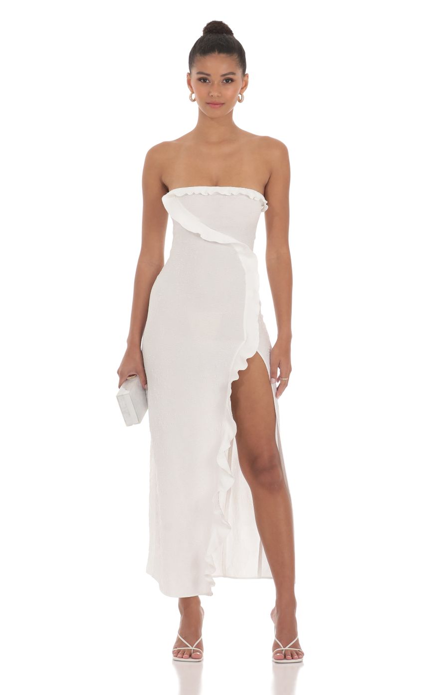 Picture Jacquard Strapless Maxi Dress in White. Source: https://media-img.lucyinthesky.com/data/May24/850xAUTO/5b565bc1-ee32-4d98-949c-05a637cb56d8.jpg
