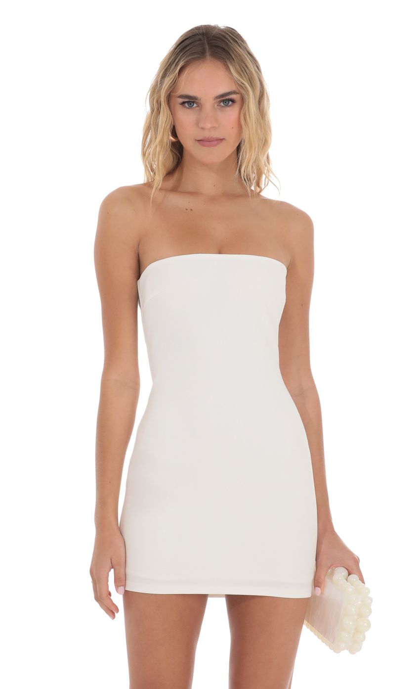 Picture Strapless Bodycon Dress in White. Source: https://media-img.lucyinthesky.com/data/May24/850xAUTO/70d0022b-38ac-4237-a0f7-7b19ee539774.jpg