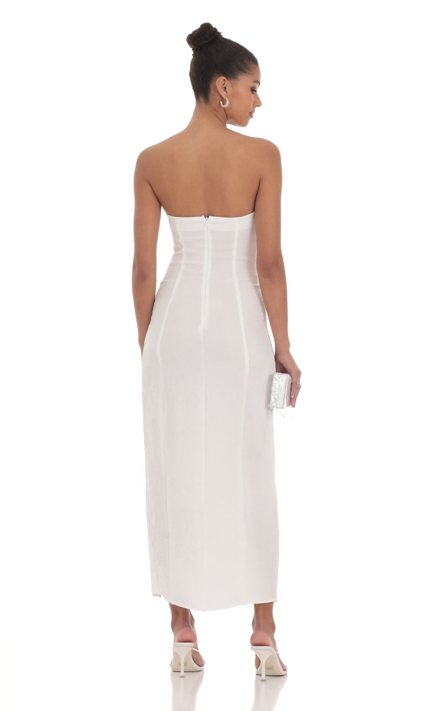 Picture Jacquard Strapless Maxi Dress in White. Source: https://media-img.lucyinthesky.com/data/May24/850xAUTO/a5dc107e-9af5-4cc0-9505-f11ddcebabdf.jpg