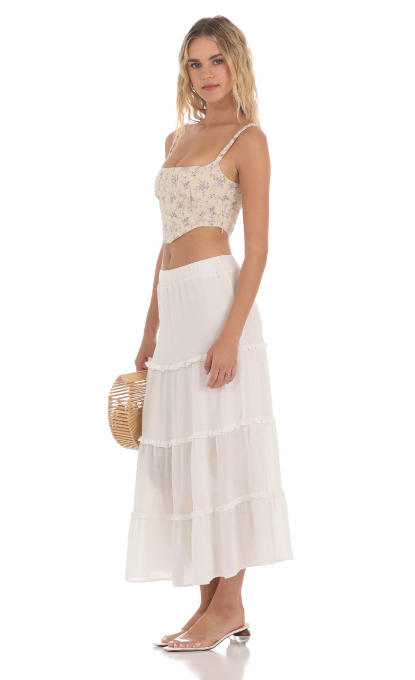 Picture Flowy Maxi Skirt in White. Source: https://media-img.lucyinthesky.com/data/May24/850xAUTO/bc0a10cf-3ae8-41c0-b2fa-475efa2cd312.jpg