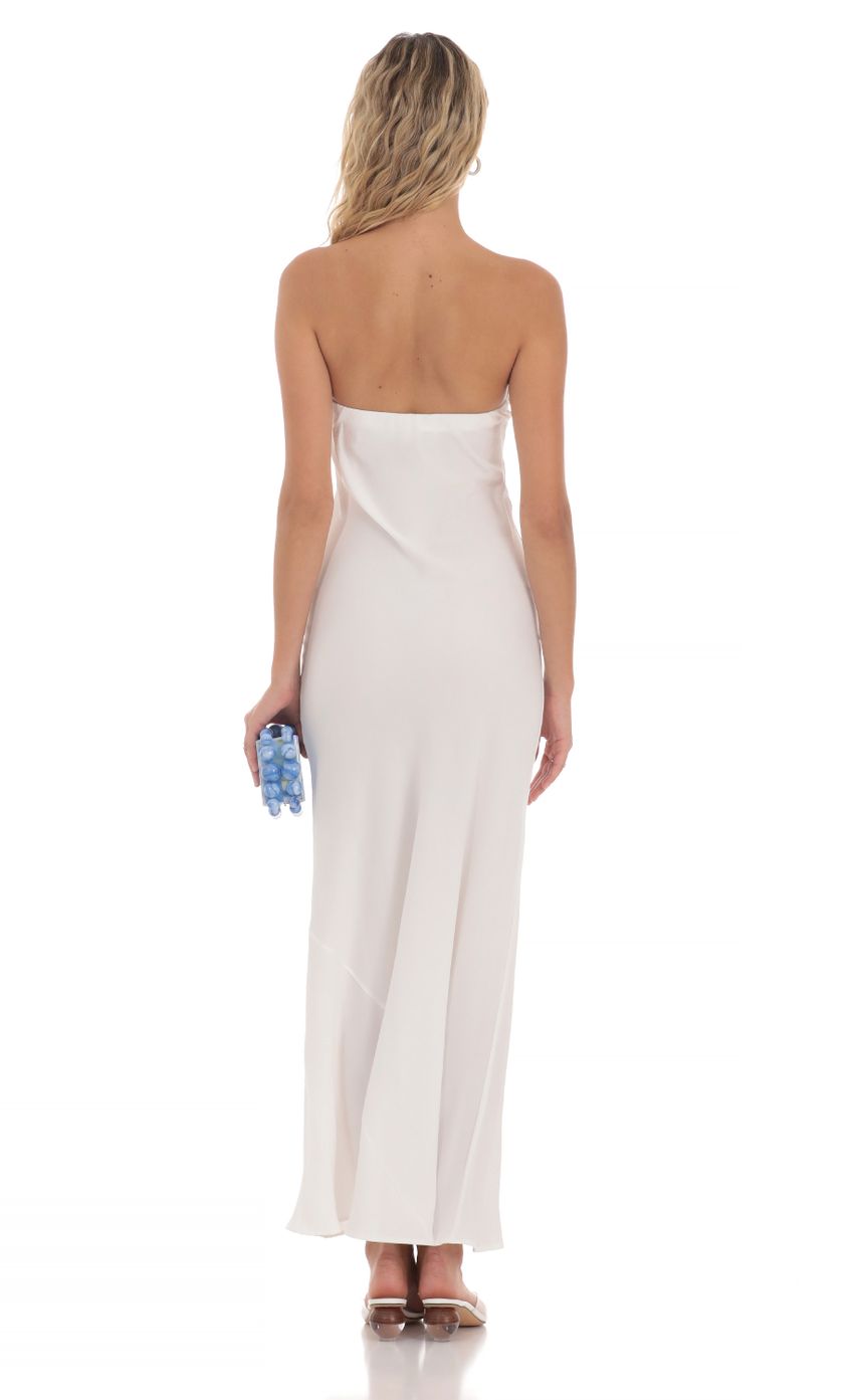 Picture Strapless Straight Maxi Dress in White. Source: https://media-img.lucyinthesky.com/data/May24/850xAUTO/bea9ec8e-c172-42fb-a1a2-0c25da3b1b23.jpg