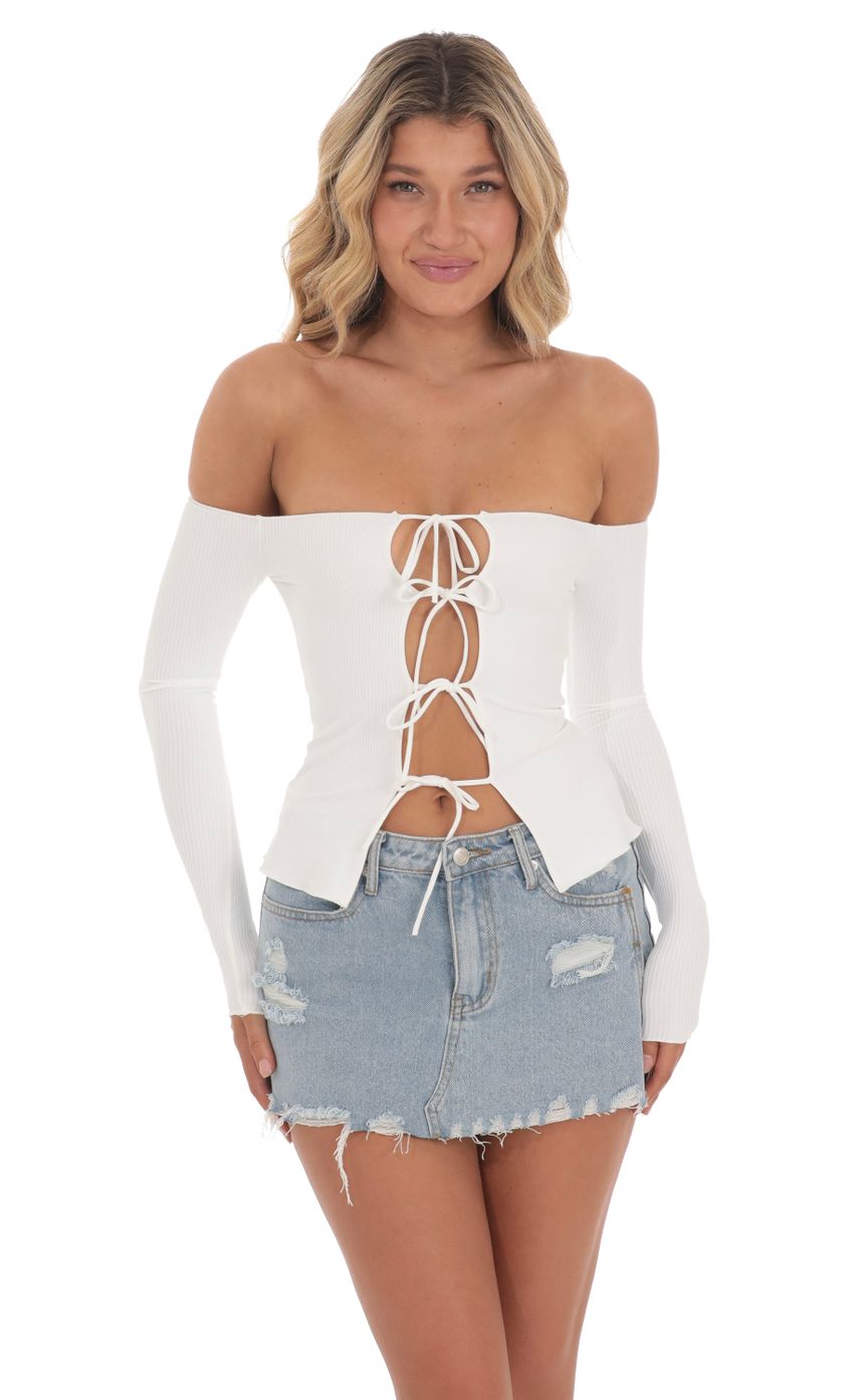 Picture Off Shoulder Front Ties Top in White. Source: https://media-img.lucyinthesky.com/data/May24/850xAUTO/f1a4c439-a906-4fb5-b38c-7ac8184ac6e4.jpg